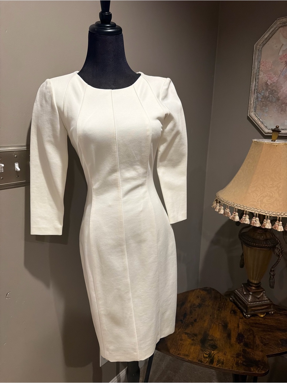 ANTONIO MELANI Cream Tailored Sheath Dress with Three-Quarter Sleeves